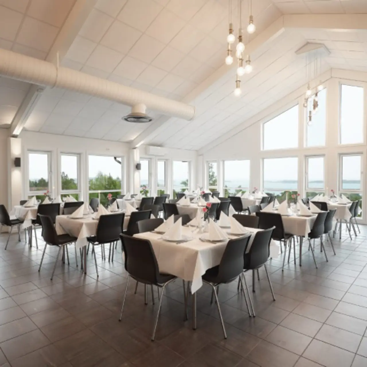 Restaurant 0260 840X840 (Small)