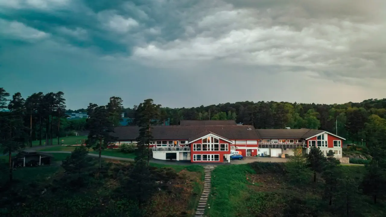 Omrade Photo Scaled (Small)